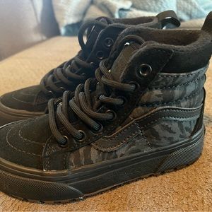 Kids toddler size 11 SK8-Hi MTE-1. No box New never worn